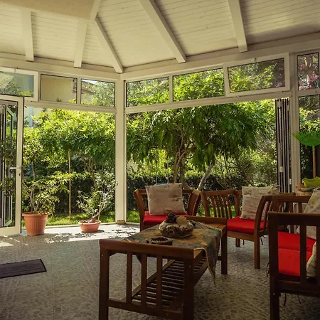 Meris Villa *